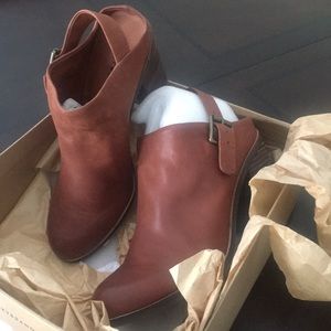 Lucky  Brand Clog